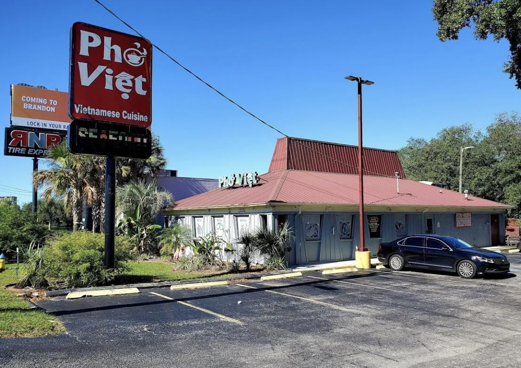 20 Buildings That Obviously Used to Be Pizza Huts
